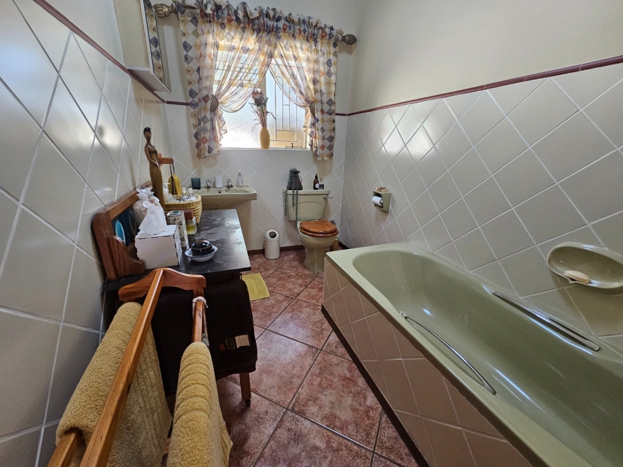 5 Bedroom Property for Sale in Panorama Free State